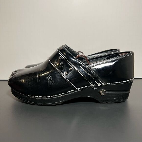 Womens KOI by SANITA Black Leather Slip On Clogs / Size 6.5/7 - 37 - Picture 4 of 9